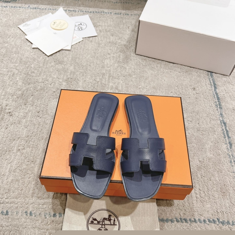 H**mes slippers